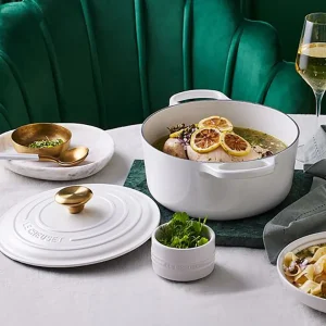 Le Creuset Signature Round Casserole White 24cm / 4.2L^ Cookware